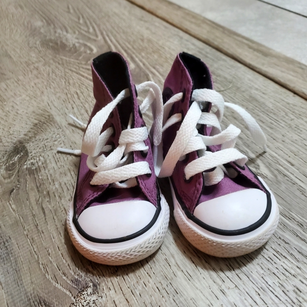 Size 2 baby purple Converse